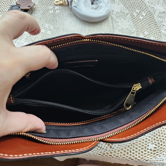 PIJUSHI ROSE CROSSBODY EMBOSSED LEATHER BROWN. - Picture 7 of 16